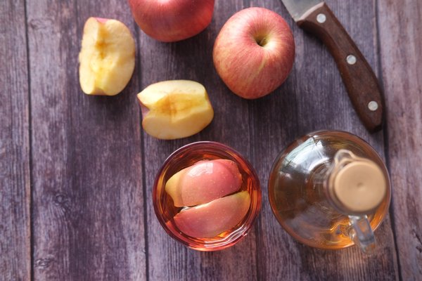 Le vinaigre de cidre et ses bienfaits sur les cheveux